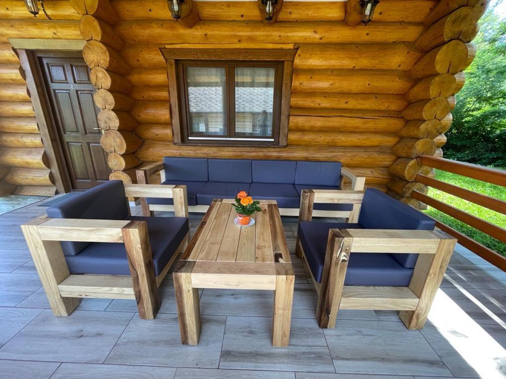 Casutele Din Moisei Hotel Екстериор снимка