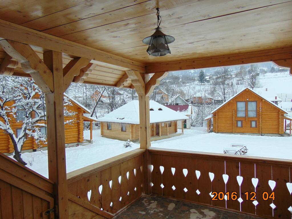Casutele Din Moisei Hotel Екстериор снимка