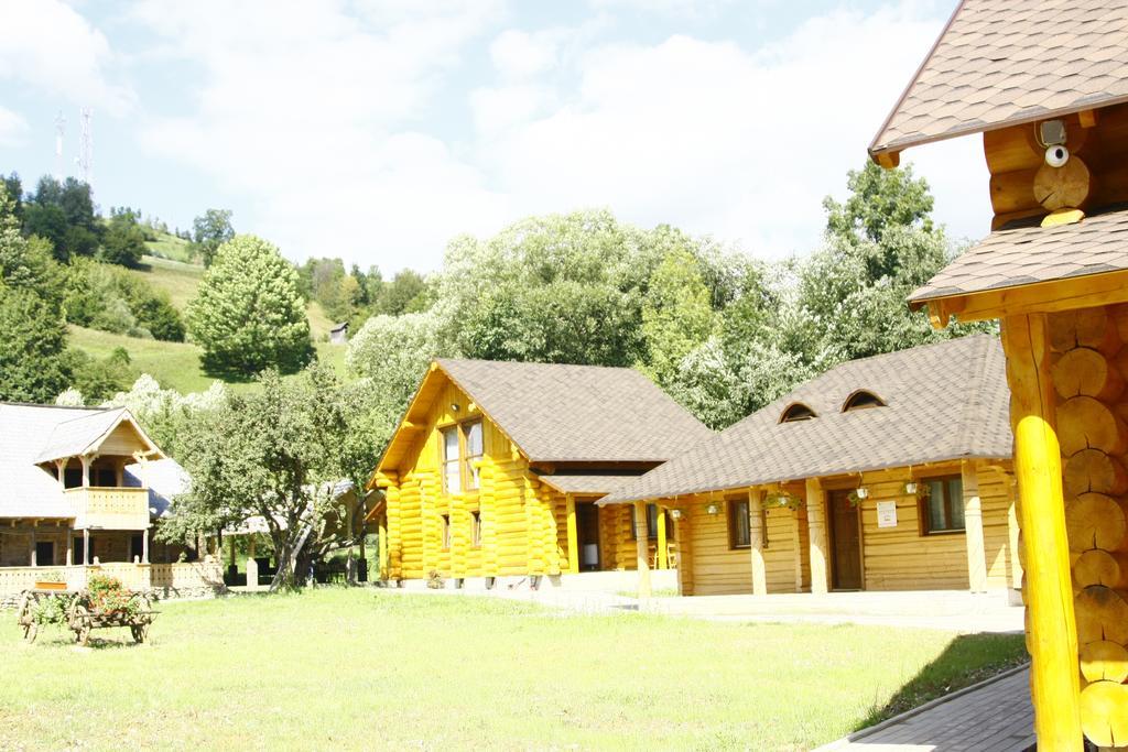 Casutele Din Moisei Hotel Екстериор снимка
