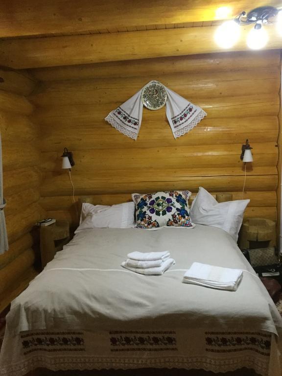 Casutele Din Moisei Hotel Екстериор снимка