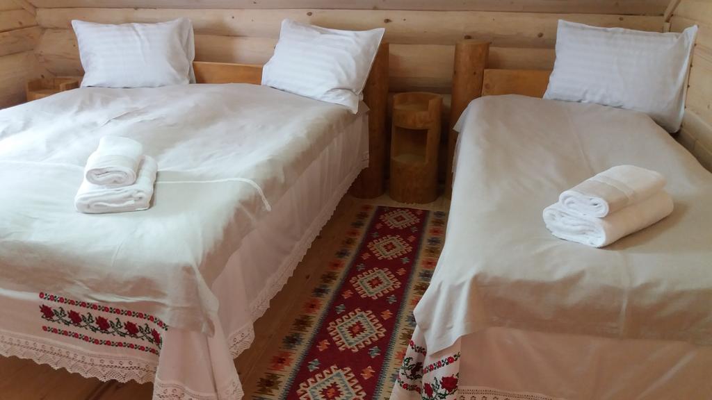 Casutele Din Moisei Hotel Екстериор снимка