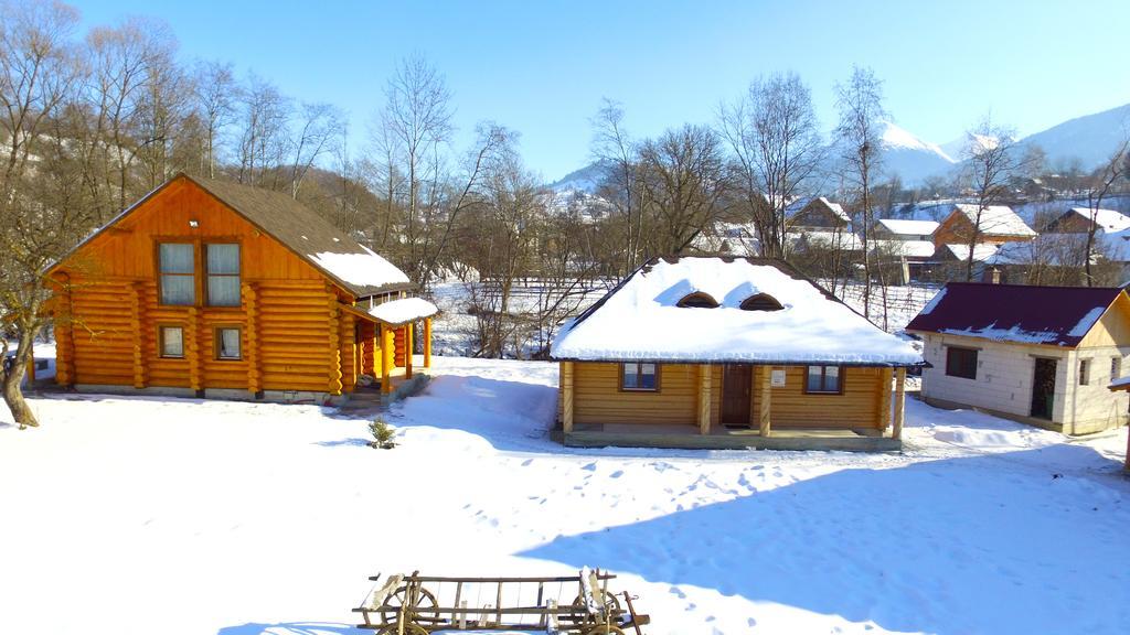 Casutele Din Moisei Hotel Екстериор снимка