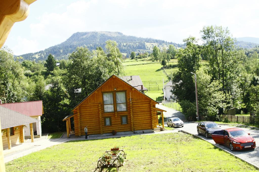 Casutele Din Moisei Hotel Екстериор снимка