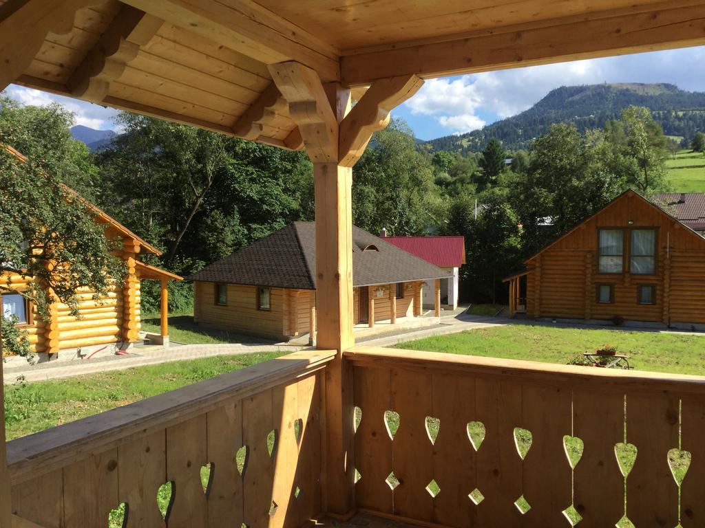 Casutele Din Moisei Hotel Екстериор снимка