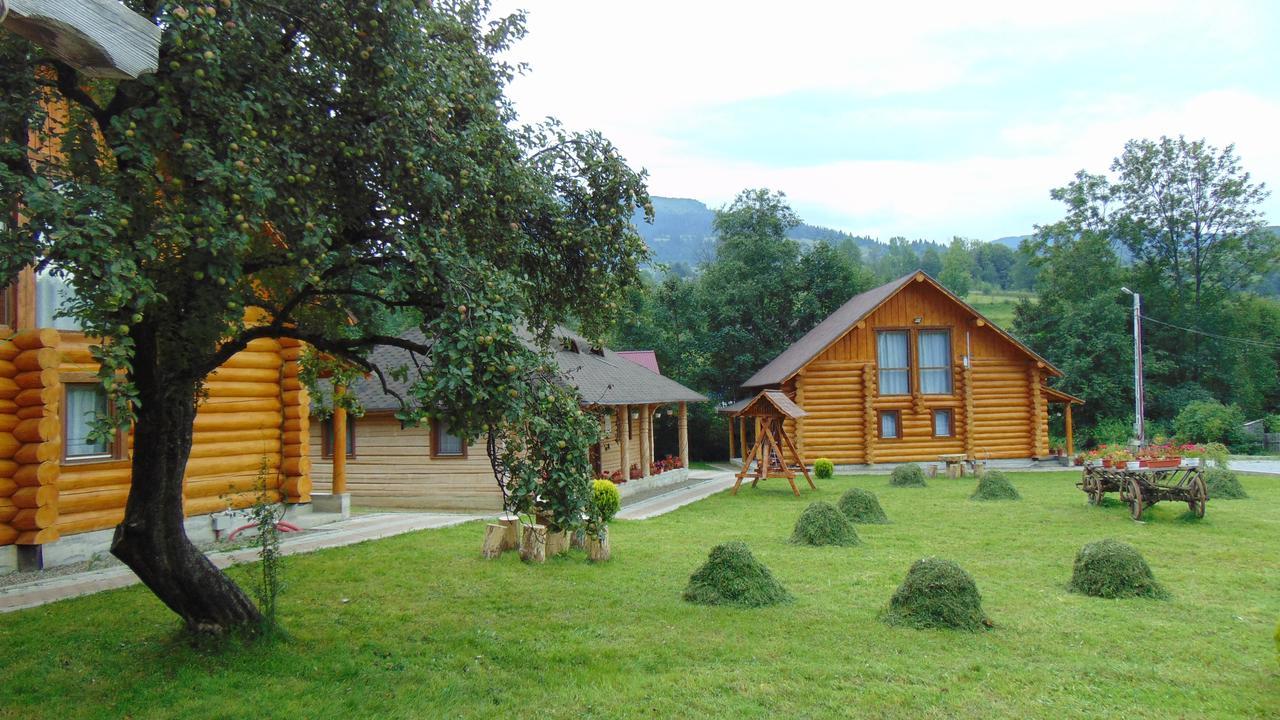 Casutele Din Moisei Hotel Екстериор снимка