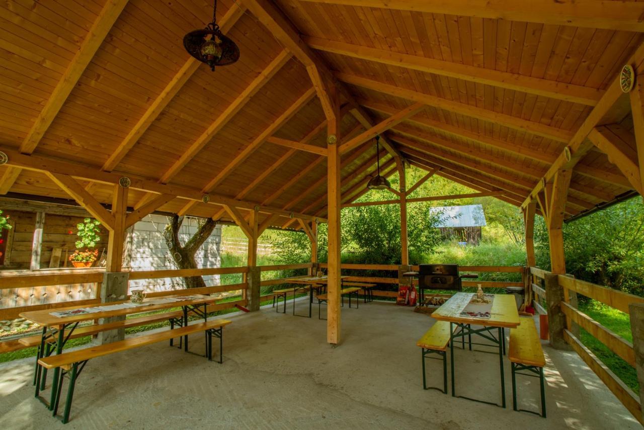 Casutele Din Moisei Hotel Екстериор снимка
