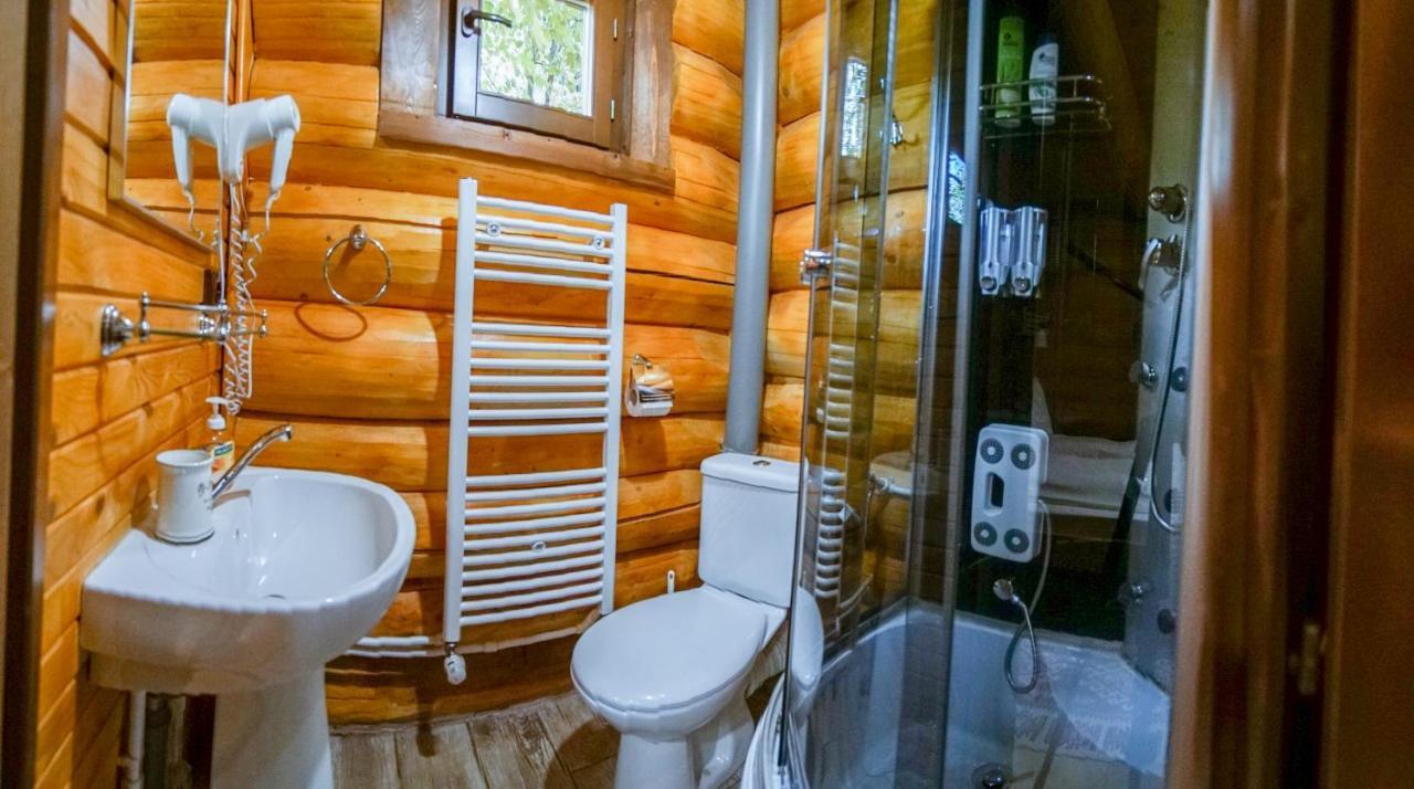 Casutele Din Moisei Hotel Екстериор снимка