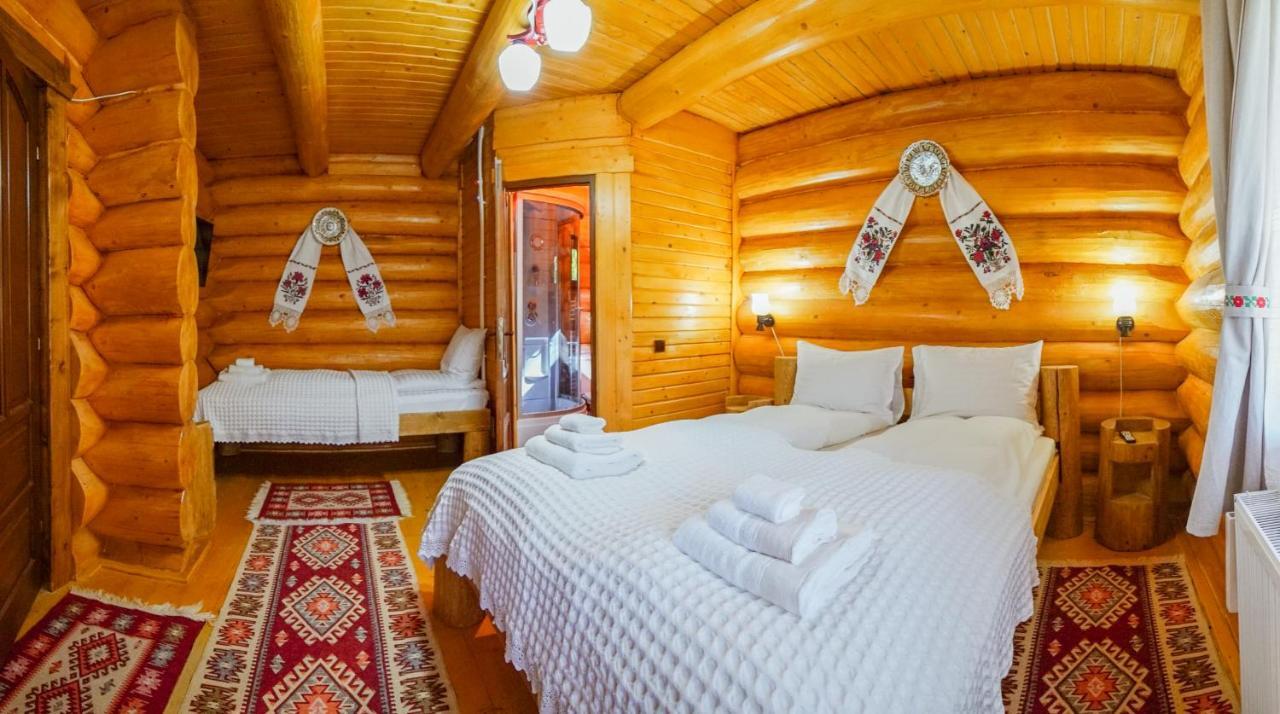 Casutele Din Moisei Hotel Екстериор снимка